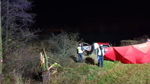 Opatkowice k. Puław: Auto wpadło do stawu, trzy osoby nie żyją