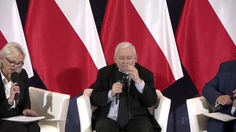 Kaczyński o pytaniach odczytywanych z kartki i dlaczego "awanturnicy" nie są wpuszczani na jego przemówienia