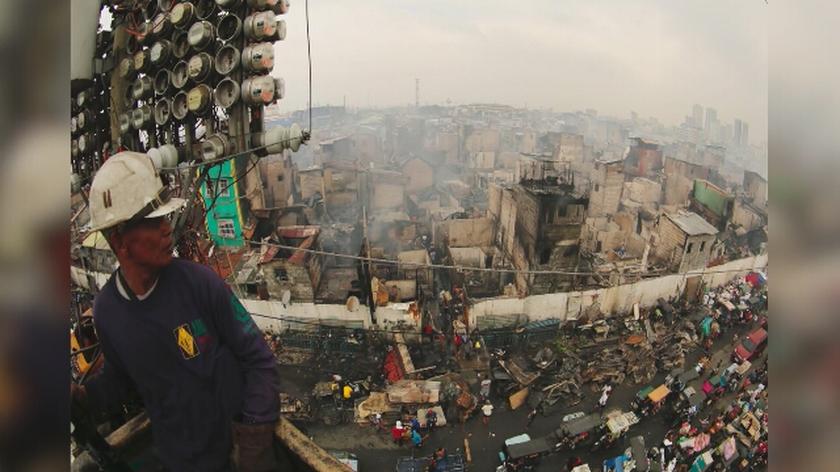 Ogień zmiótł jedną z najbiedniejszych dzielnic. 15 tys. bez dachu nad głową