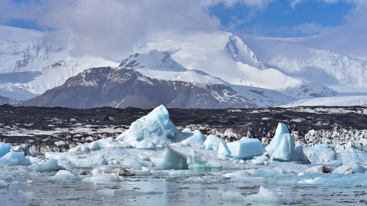 Snow cover disappears from the northern hemisphere.  Climate change.  Climate scientists predicted it.