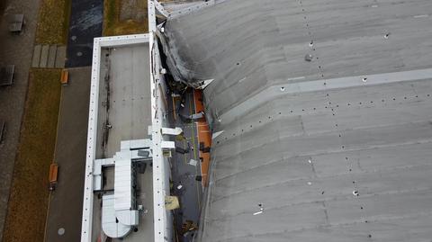 Zawalony dach w hali sportowej na poznańskim osiedlu Pod Lipami (wideo z czerwca 2021 roku)