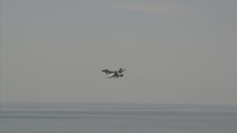 F/A-18 przekraczający barierę dźwięku