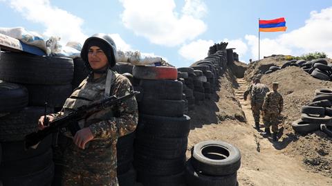 Żołnierze rosyjskiego kontyngentu pokojowego w Górskim Karabachu. Nagranie archiwalne