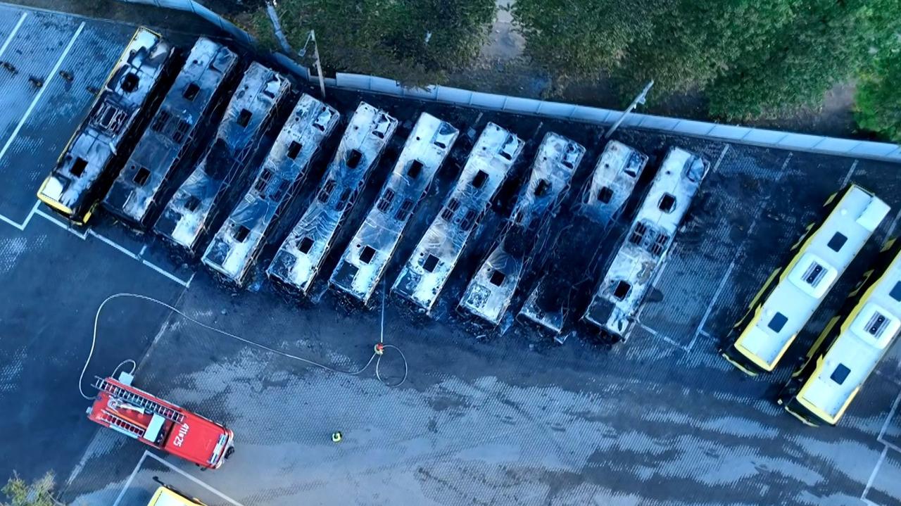 Bytom.  Incendie dans le dépôt.  10 bus incendiés