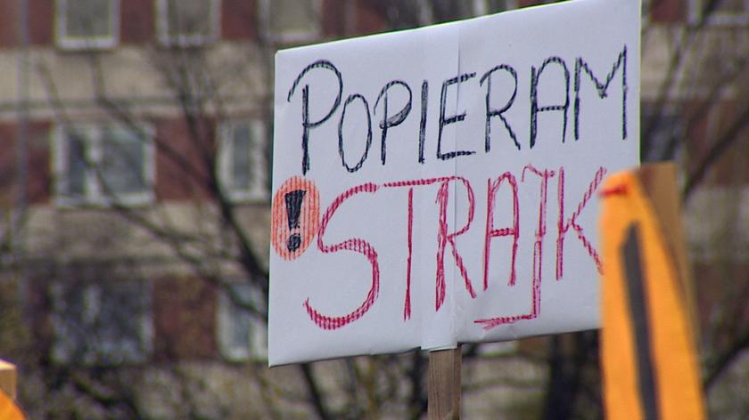 Wiece popierające strajk nauczycieli w wielu polskich miastach
