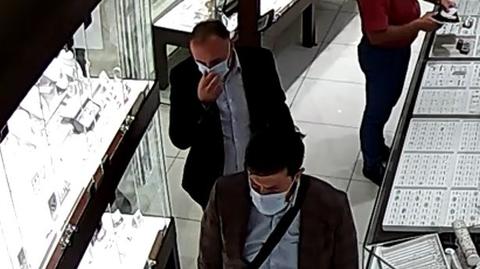 Policja szuka sprawców kradzieży złotej bransoletki o wartości niemal 6 tysięcy złotych