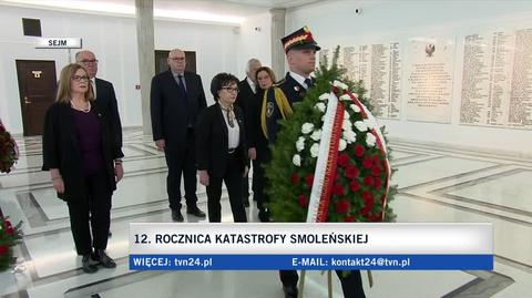Marszałek Sejmu wraz z Prezydium oddali hołd ofiarom katastrofy smoleńskiej