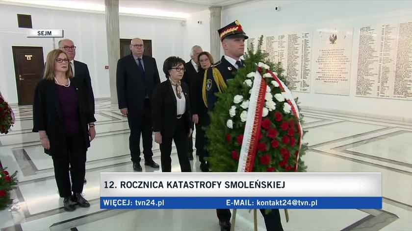 Marszałek Sejmu wraz z Prezydium oddali hołd ofiarom katastrofy smoleńskiej