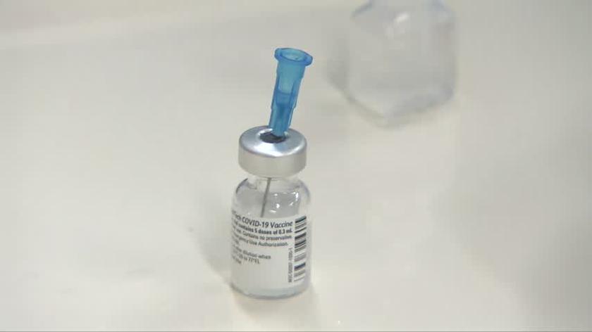 Pfizer ogranicza dostawy szczepionek