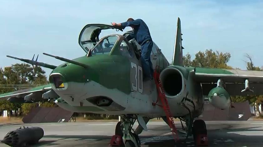 Załogi Su-25, stacjonujących w kirgiskiej bazie Kant, odbywają ćwiczenia  