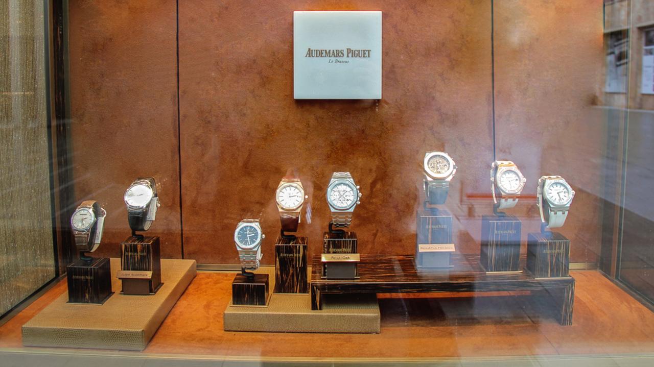 Rusia – Ucrania.  Los rusos han pedido millones de dólares en relojes de lujo de la empresa suiza Audemars Piguet