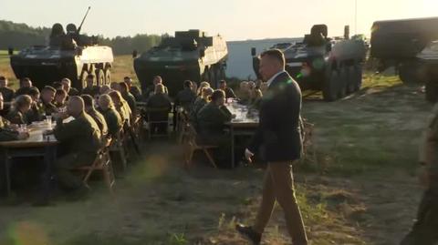 Szef MON Mariusz Błaszczak odwiedził żołnierzy stacjonujących przy granicy z Białorusią. Całe wystąpienie