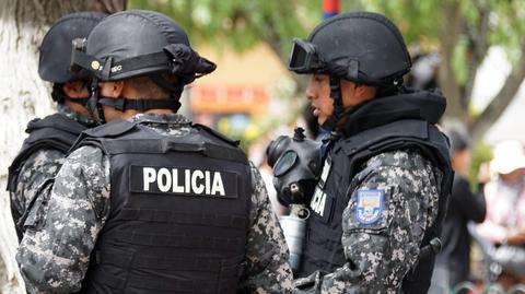 Ekwador. Policja i wojsko walczą w więzieniach z gangami narkotykowymi