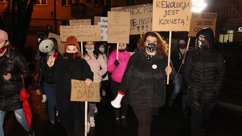 Policja wzywa na przesłuchania po protestach Strajku Kobiet w Oleśnicy