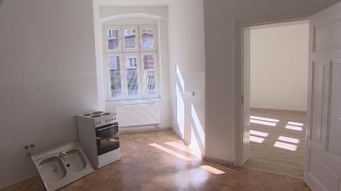 Poznań: Pierwsi lokatorzy ze zniszczonej kamienicy mają nowe mieszkania