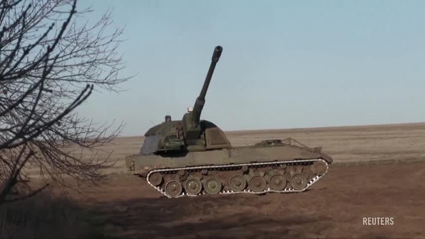 Sołedar.  Ukrainians fire from the German PzH 2000 self-propelled howitzer