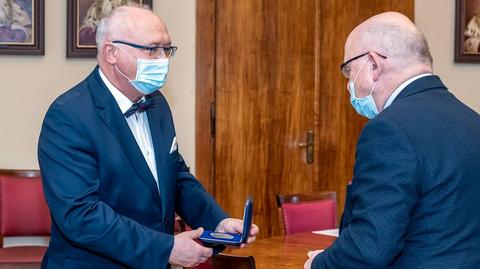 Profesor Krzysztof Simon odznaczony za wkład w walkę z pandemią
