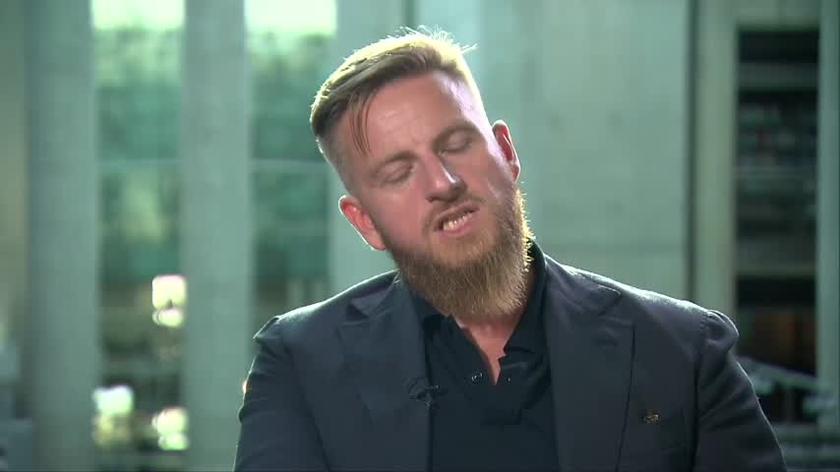 Gdzie Szczepan Twardoch czuje się u siebie? 