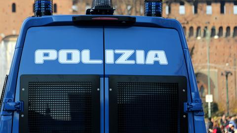 Via Mazzini w Sondrio. 31-latek rzucił się na obcego mężczyznę i odgryzł mu kawałek ucha