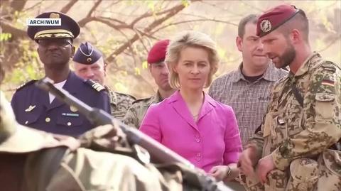 Szefowa KE Ursula von der Leyen wraz z niemieckimi żołnierzami w Mali