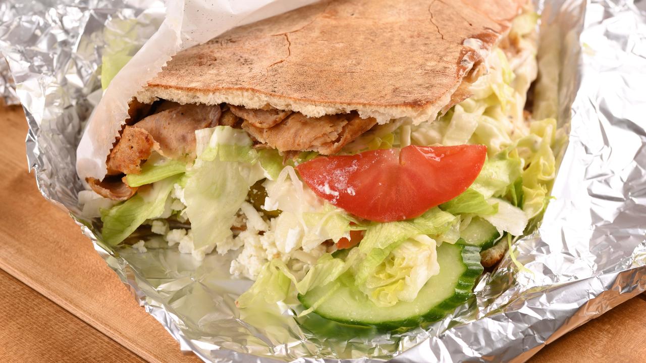 Przyszedł z maczetą i bronią, zażądał kebaba