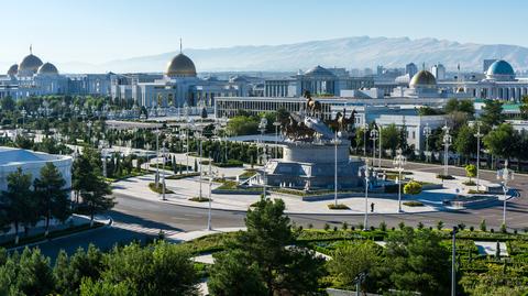 Wiec na cześć władz Turkmenistanu. Wideo archiwalne