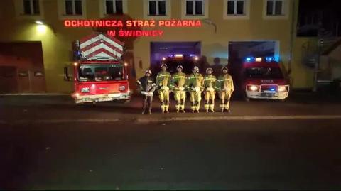 Hołd strażaków z OSP Świdnica dla zmarłego strażaka