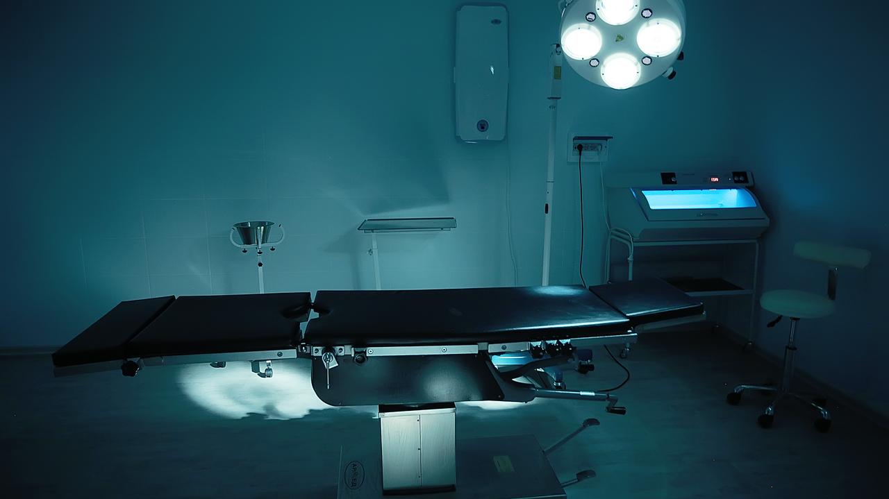 Australia.  «Las horribles señales de que el paciente aún estaba vivo cuando lo llevaron a la morgue».  investigación en curso