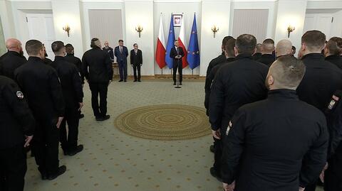 Prezydent Andrzej Duda odznaczył policjantów za "misję toczoną w tajemnicy"