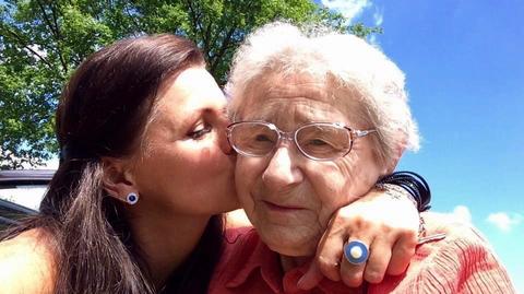 "Jak to się skończy, pójdziemy na spacer", mówi 103-letnia pani Teresa