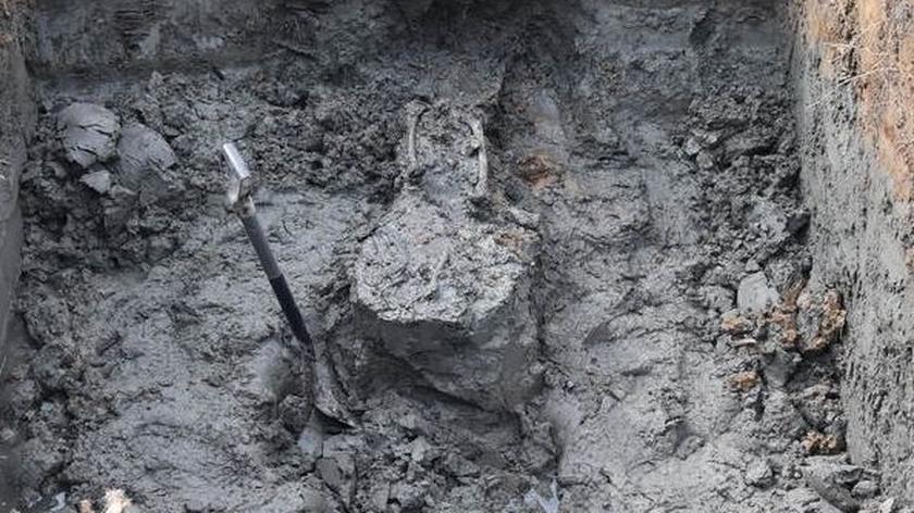 Ludzkie szczątki odnaleziono podczas prac kanalizacyjnych w Nockowej