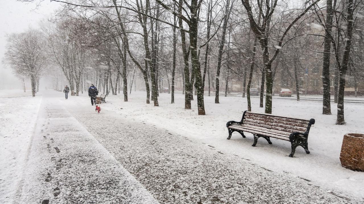 Alertas IMWM.  Fuertes nevadas, hasta 20 cm.  Carreteras heladas.  Advertencia en muchos lugares de Polonia