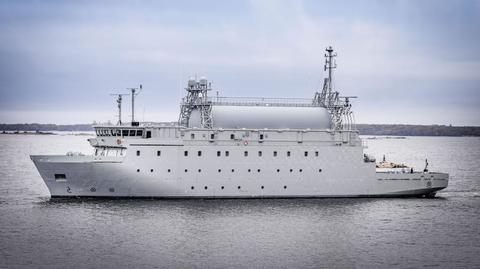 Okręt Royal Navy zniszczył łódź, którą transportowano narkotyki