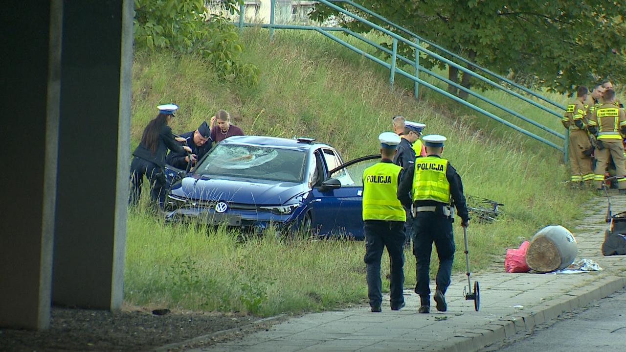 Potrącenie w Krakowie. Małe dziecko ciężko ranne, dorośli nie żyją
