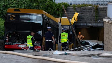 Stracił lusterko i jechał dalej. Nowe fakty w sprawie szaleńczego "rajdu" autobusu