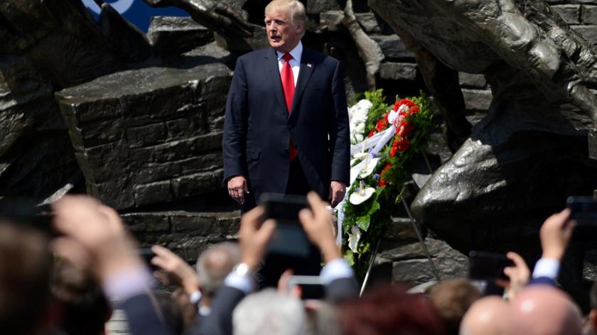 Donald Trump podczas przemówienia na placu Krasińskich w Warszawie