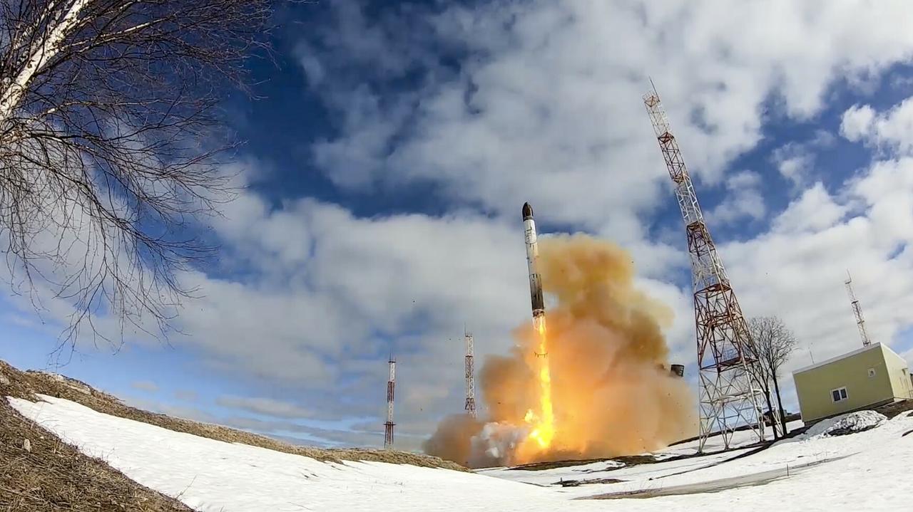 Potężna broń Putina znów zawiodła. "Eksplodowała podczas testów"