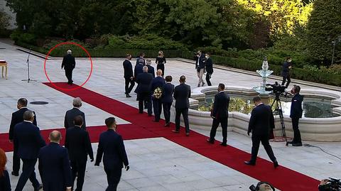 Kaczyński odchodzi po zaproszeniu do wspólnego zdjęcia Rady Ministrów z prezydentem