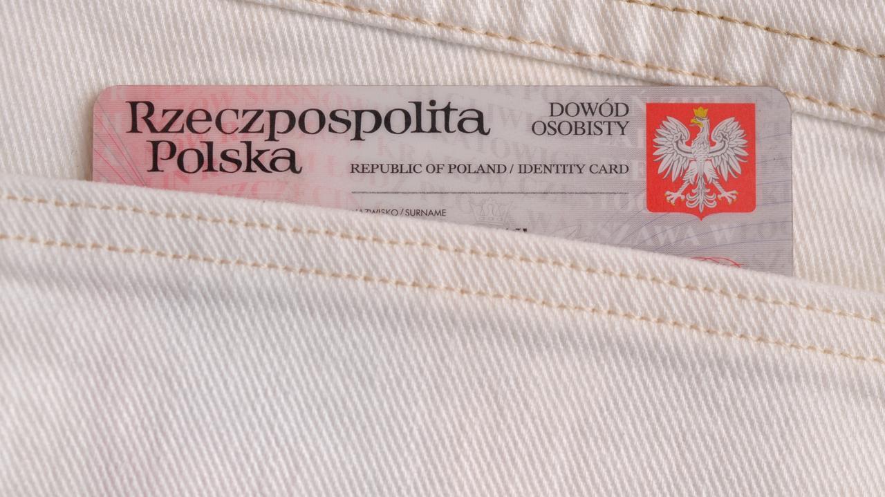 Minister Gawkowski apeluje: zastrzeż PESEL — oto jak to zrobić