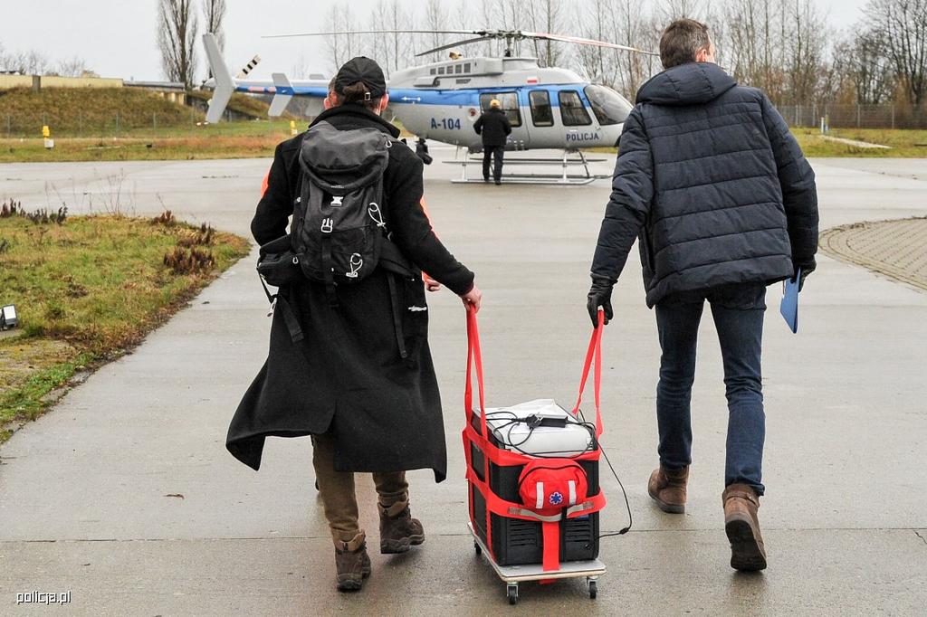 Transport serca śmigłowcem policyjnym