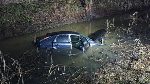 Kierowca stracił panowanie nad pojazdem i wpadł do rzeki