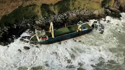 Statek widmo wyrzucony na irlandzkie wybrzeże