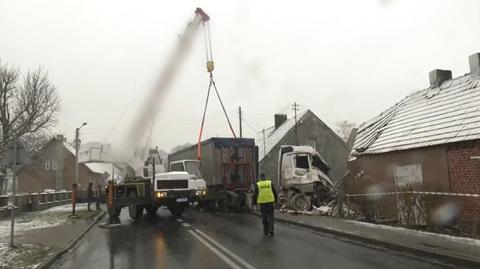 Górzna. Ciężarówka wjechała w dom