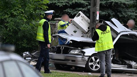 Policja o śmiertelnym wypadku w Kłobucku. Nastolatkowie uderzyli w słup, 18-latka zginęła