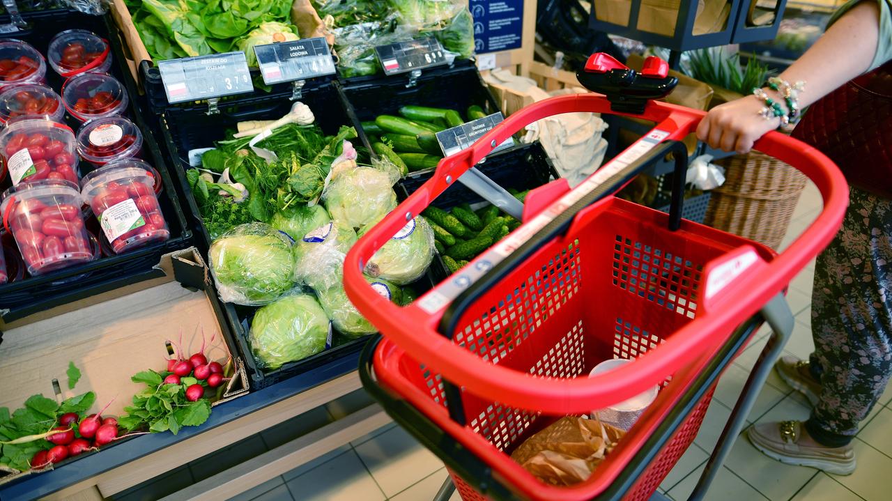 Duża sieć handlowa trafi w państwowe ręce? Jasny głos z resortu