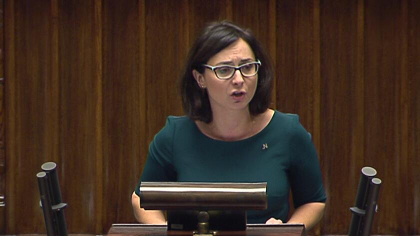 "Premier zamówiła filiżanki za 29 tys. złotych. A na opiekę nad śmiertelnie chorym dzieckiem oferujecie 4 tys. złotych?"