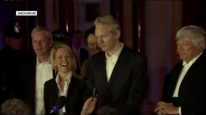 Julian Assange to założyciel portalu WikiLeaks (wideo archiwalne)
