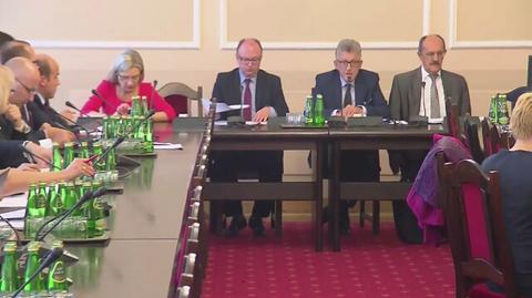 Piotrowicz: komisja zwołana w poniedziałek ze względów proceduralnych