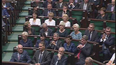 Posłowie Platformy buczą w trakcie orędzia Andrzeja Dudy