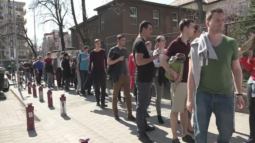 Węgrzy stali w kolejkach do głosowania